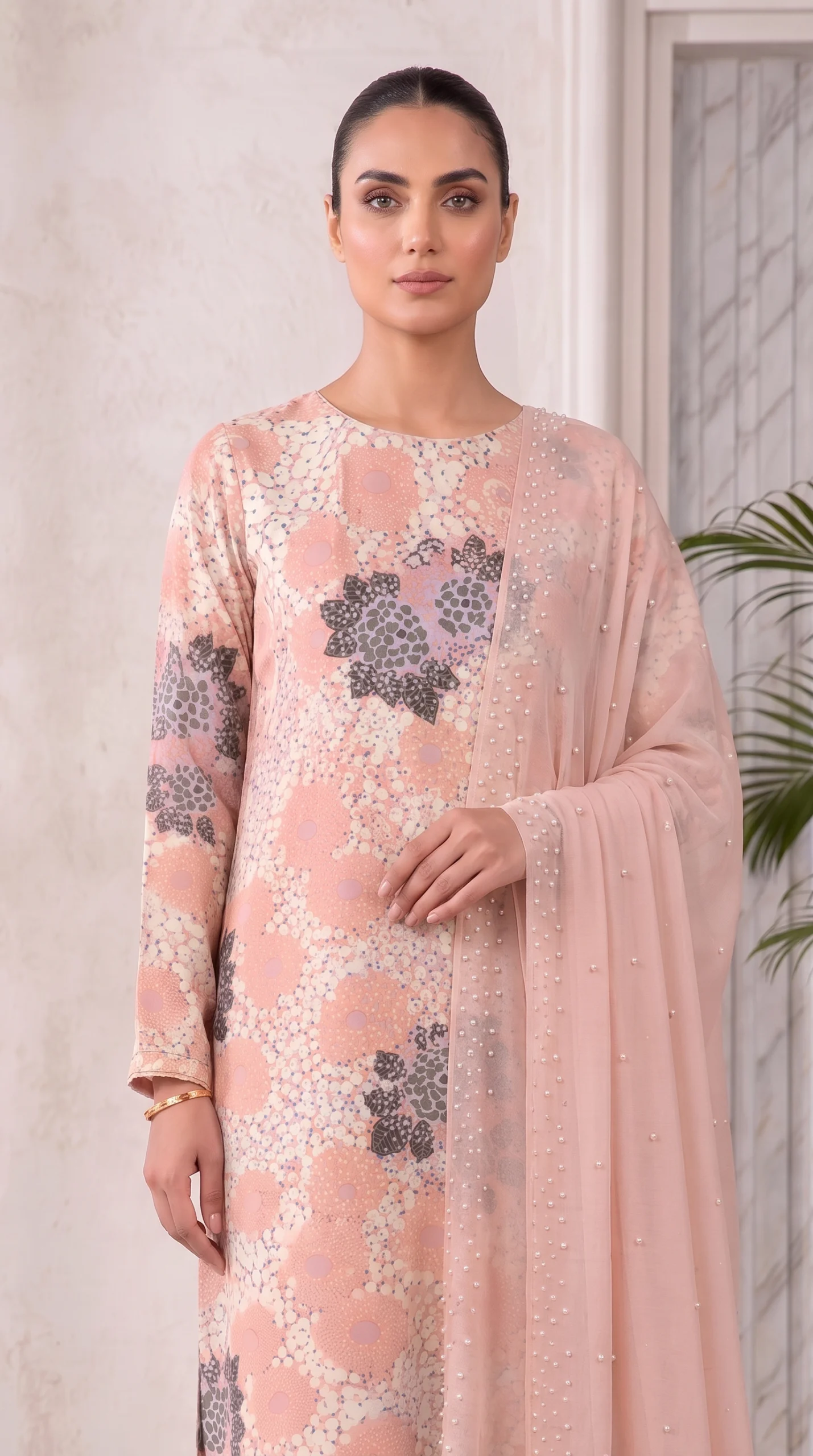 Peach Floral Printed Luxe Pret Kurti with Straight Trousers and Pearl-Embellished Dupatta – Ready-to-Wear Festive & Casual Chic